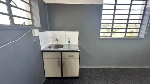 Reliance Centre, 107 Heidelberg road, City Deep - Unit 2 (1)